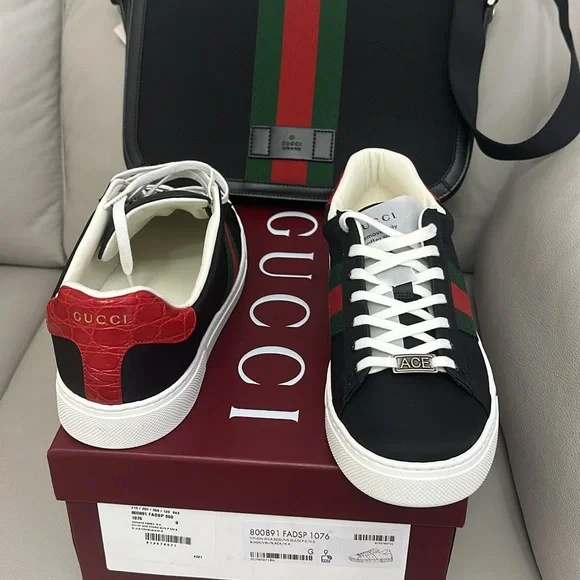 Gucci Men's Black and Red Messenger Bag &Gucci Men Gucci Sneakers Sizes 9 & 6.5 - Picture 3 of 3